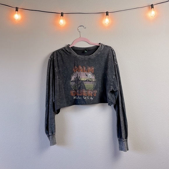 wild fable Tops - Wild Fable graphic tee crop top Medium